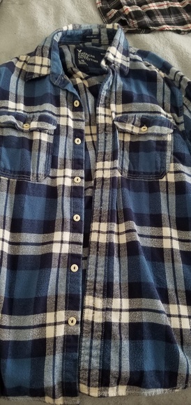 Button down flannels - Picture 2 of 7